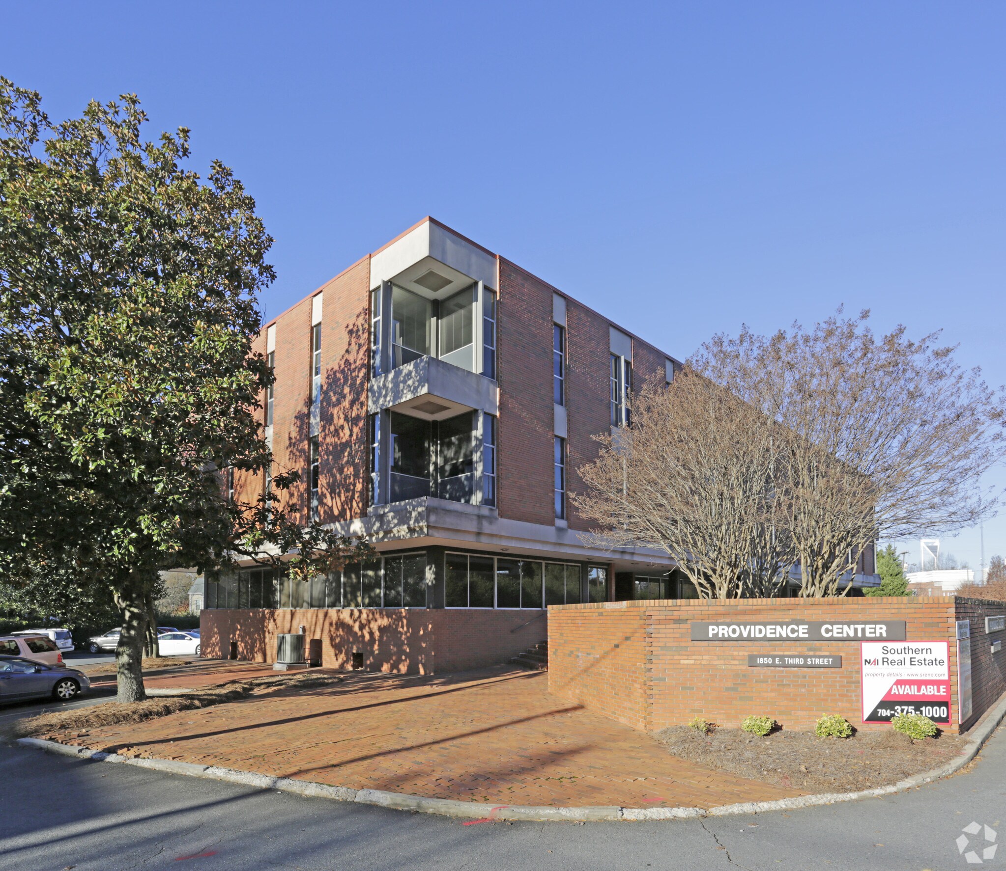 1850 E 3rd St, Charlotte, NC à louer Photo principale– Image 1 sur 9