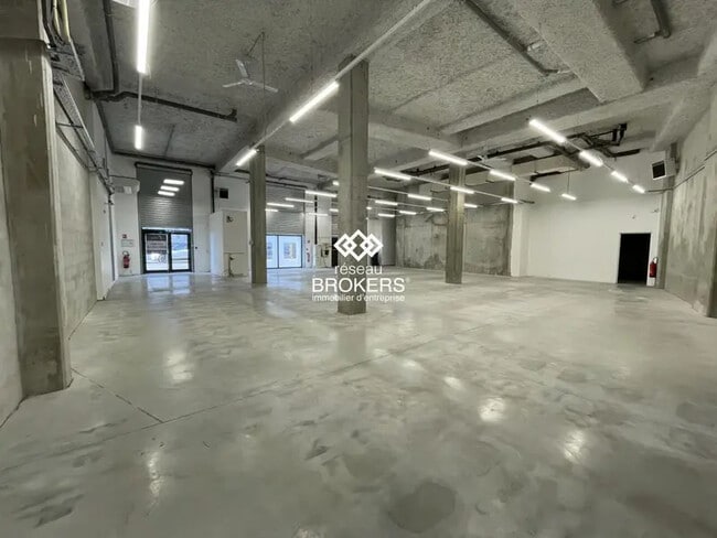 Plus de détails pour Local commercial à louer
