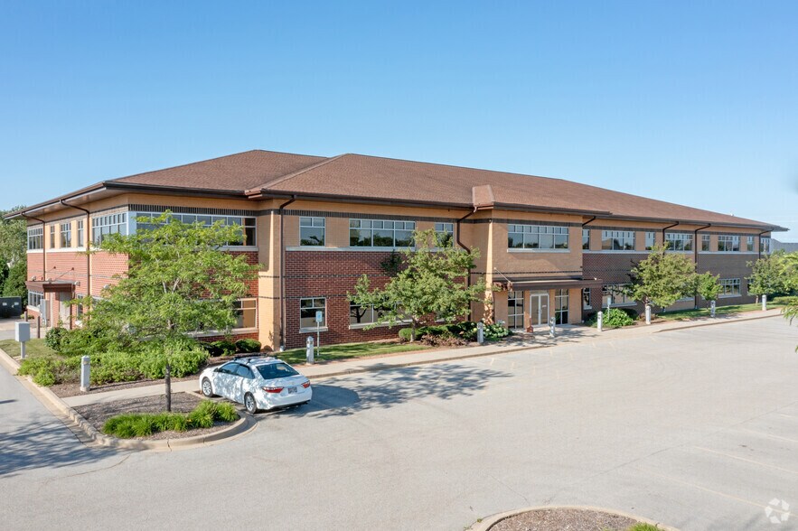 12075 N Corporate Pky, Mequon, WI à louer - Photo de l’immeuble – Image 1 sur 10
