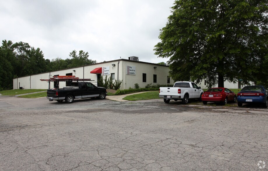 1500 E Club Blvd, Durham, NC à louer - Photo de l’immeuble – Image 2 sur 5