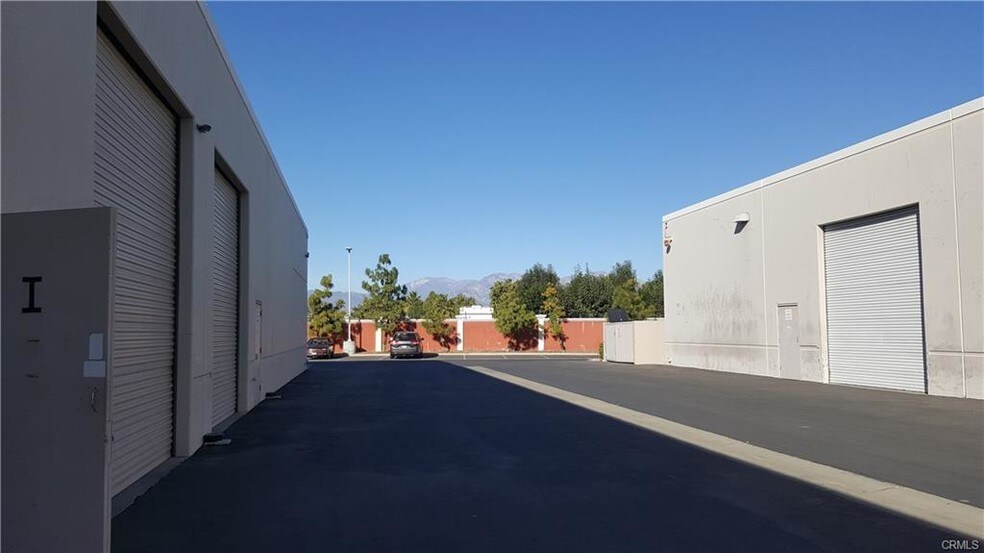 15350 Fairfield Ranch Rd, Chino Hills, CA à louer - Photo de l’immeuble – Image 3 sur 49