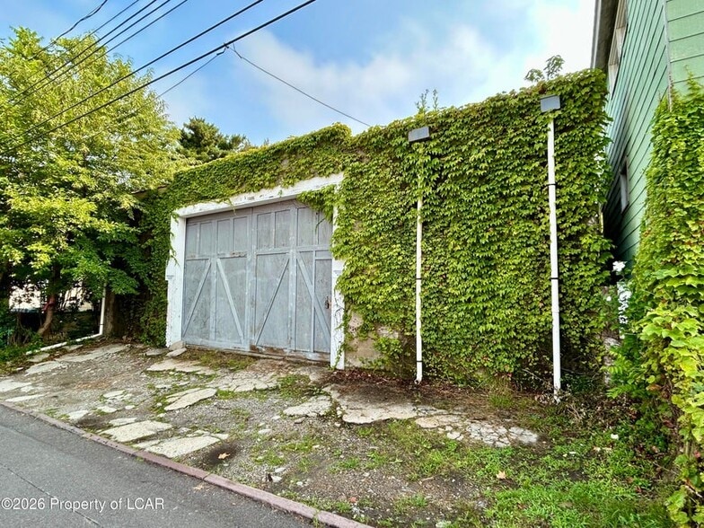 50 Harkins Ln, Wilkes-Barre, PA à vendre - Photo principale – Image 1 sur 5