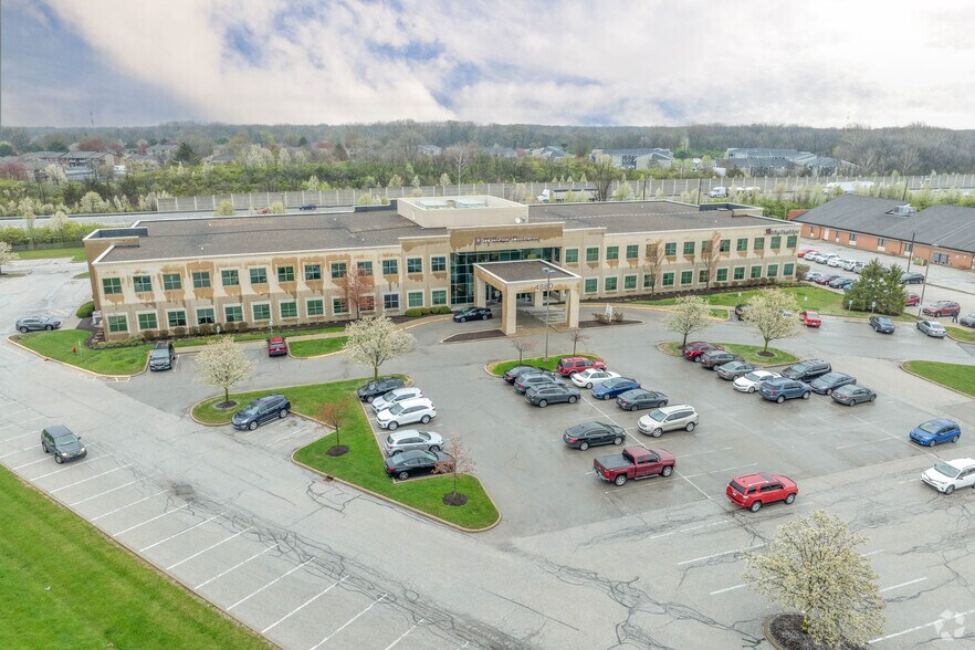 4880 Century Plaza Rd, Indianapolis, IN à louer - Photo de l’immeuble – Image 3 sur 12