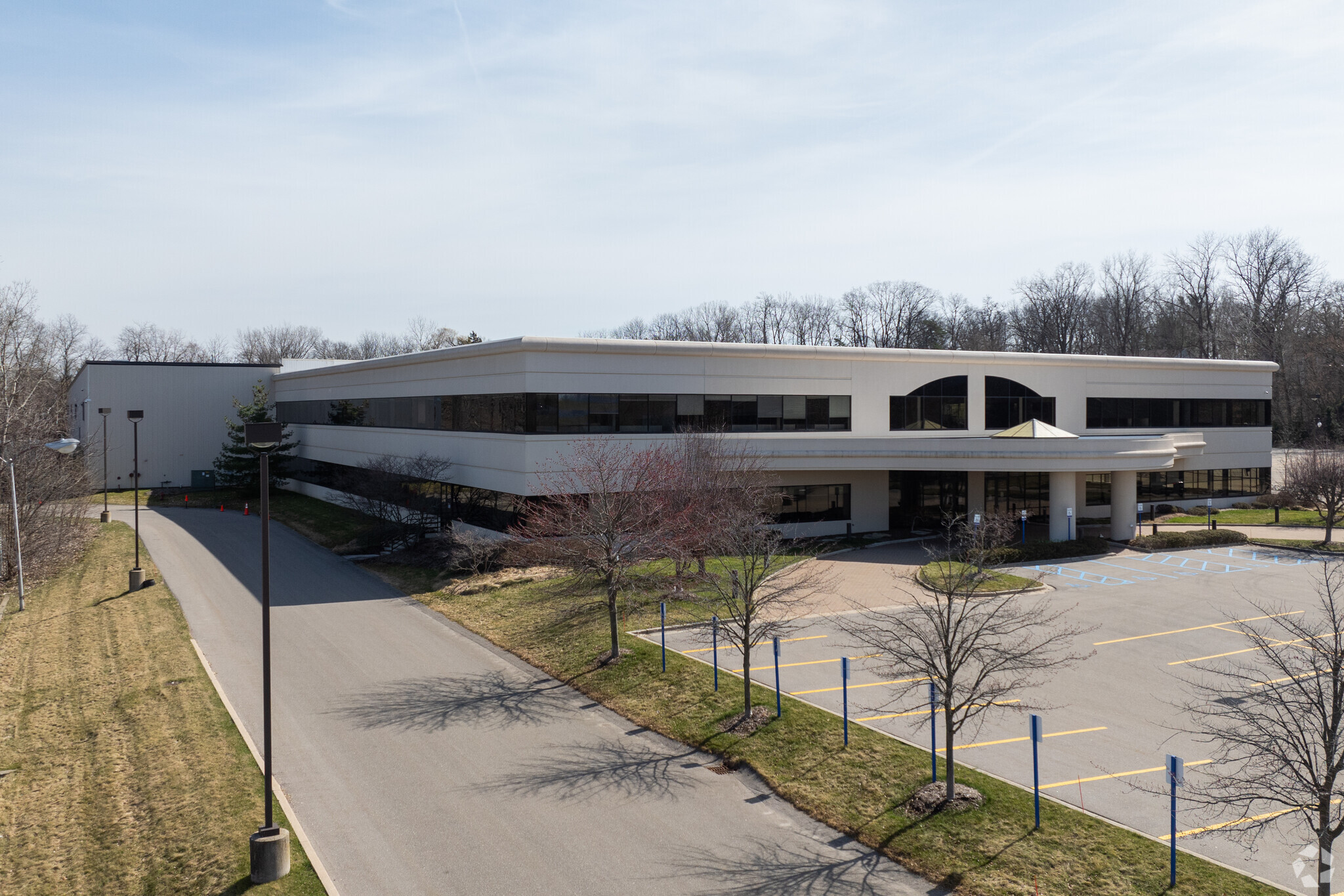 500 Plymouth Ave NE, Grand Rapids, MI à louer Photo principale– Image 1 sur 6