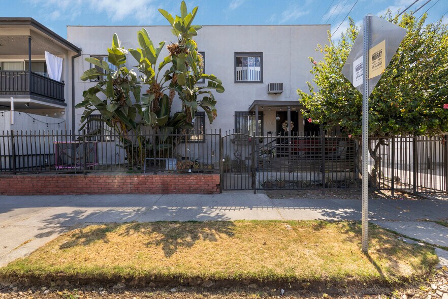 1014 N El Centro Ave, Los Angeles, CA à vendre - Photo de l’immeuble – Image 2 sur 8
