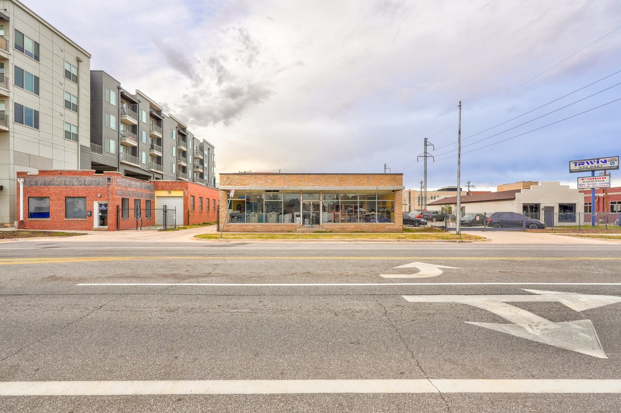 811 W Sheridan Ave, Oklahoma City, OK à louer Photo de l’immeuble– Image 1 sur 3
