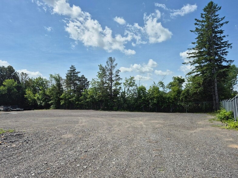 2775 Carp Rd, Ottawa, ON à louer - Photo de l’immeuble – Image 2 sur 3