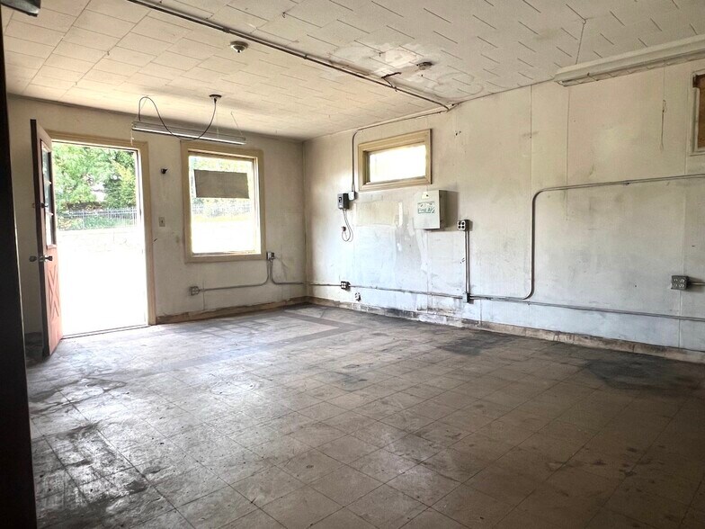 351 N Elm St, Westfield, MA à vendre - Photo de l’immeuble – Image 3 sur 11