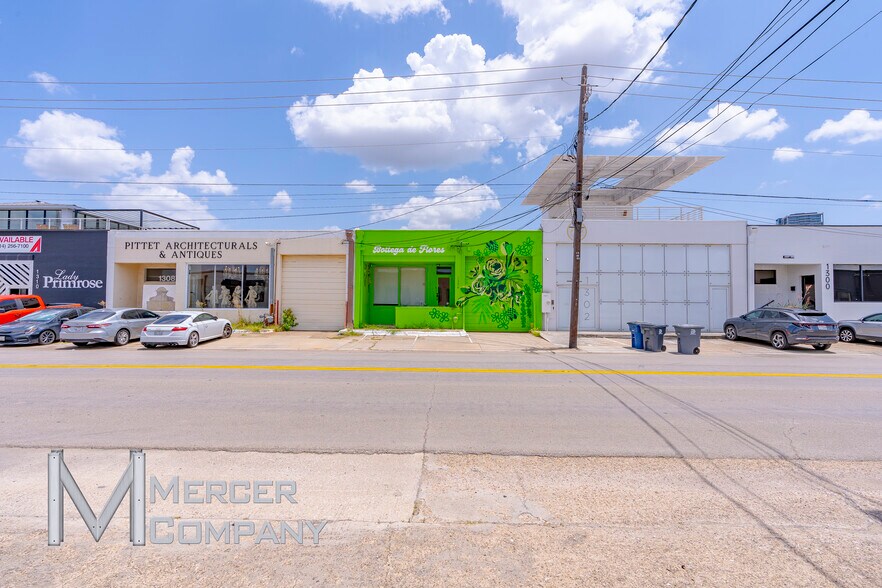 1304 Dragon St, Dallas, TX à vendre - Photo de l’immeuble – Image 3 sur 8
