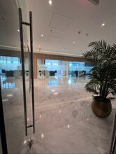 175 SW 7th St, Miami, FL à louer Photo intérieure– Image 2 sur 17