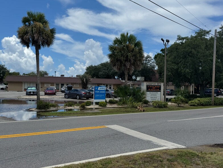 41 Fairpoint Dr, Gulf Breeze, FL à vendre - Photo de l’immeuble – Image 2 sur 40