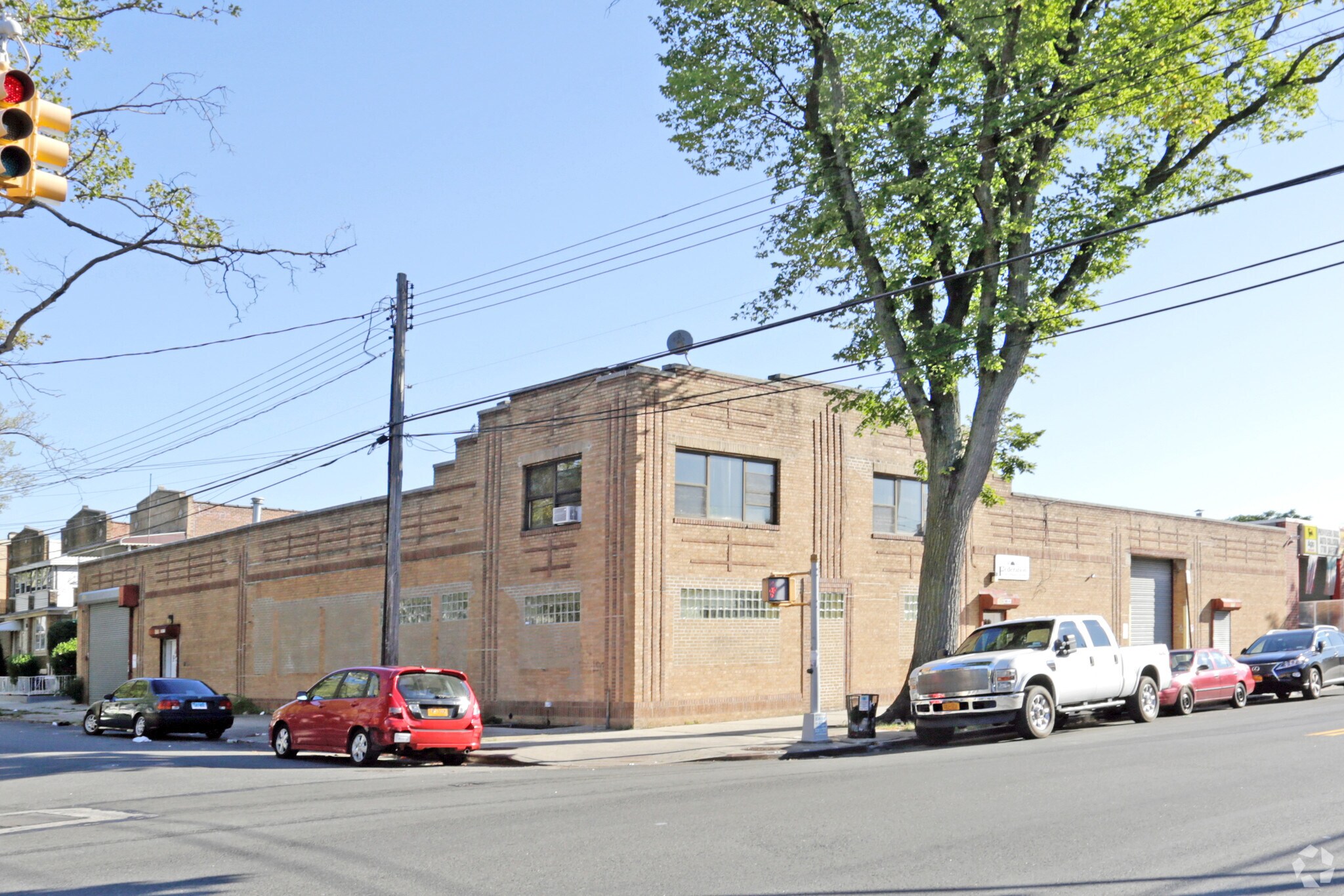 105-01 101st Ave, Ozone Park, NY à vendre Photo principale– Image 1 sur 7