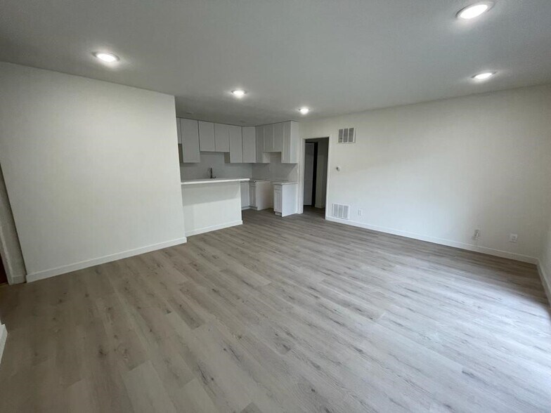 553 N Flores St, Los Angeles, CA à vendre - Photo de l’immeuble – Image 2 sur 58