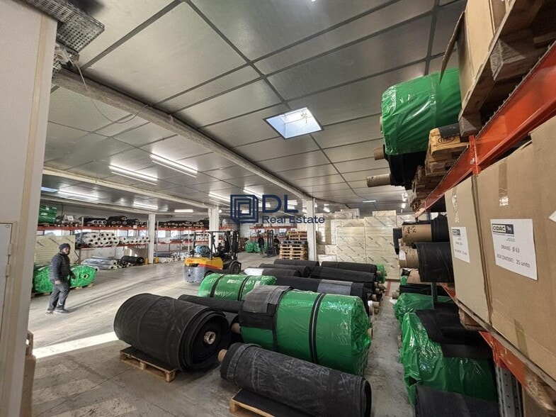 Industriel/Logistique dans Les Essarts-le-Roi à vendre - Photo intérieure – Image 3 sur 9