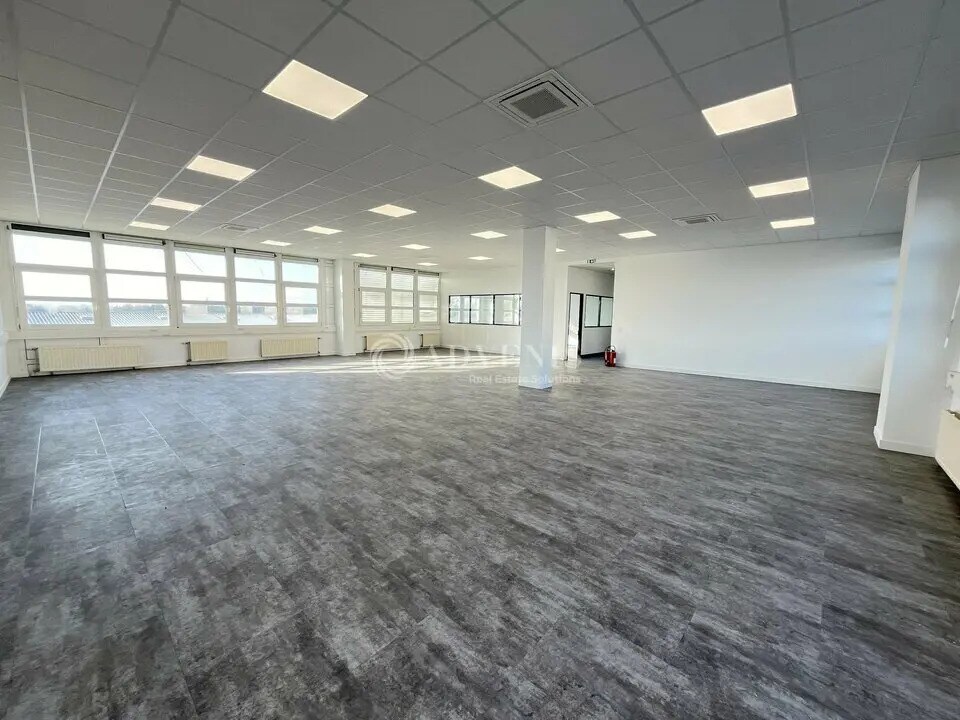 Bureau dans Goussainville à louer Photo de l’immeuble– Image 1 sur 10