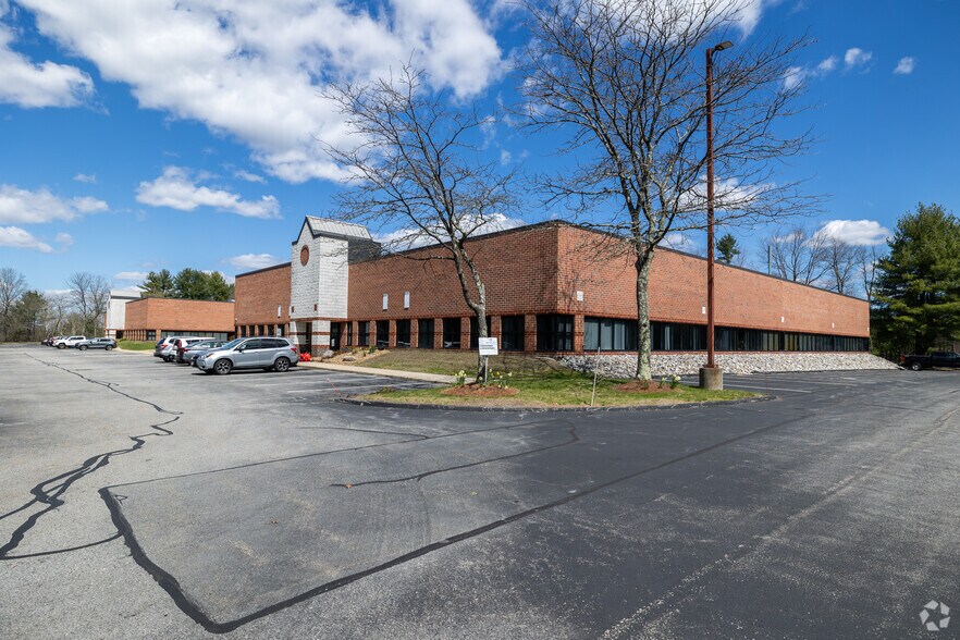 300 Potash Hill Rd, Tyngsborough, MA à louer - Photo de l’immeuble – Image 2 sur 10