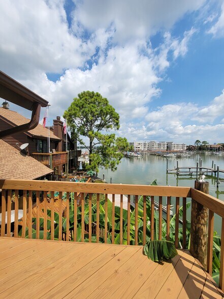 2318 Crows Nest Dr, League City, TX à vendre - Photo de l’immeuble – Image 3 sur 21