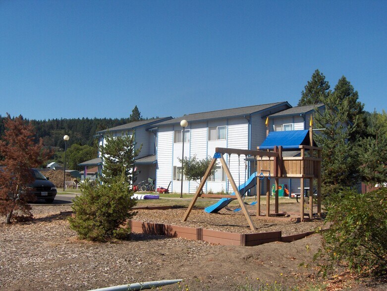 875 Landing St, Sutherlin, OR à vendre - Photo de l’immeuble – Image 3 sur 3