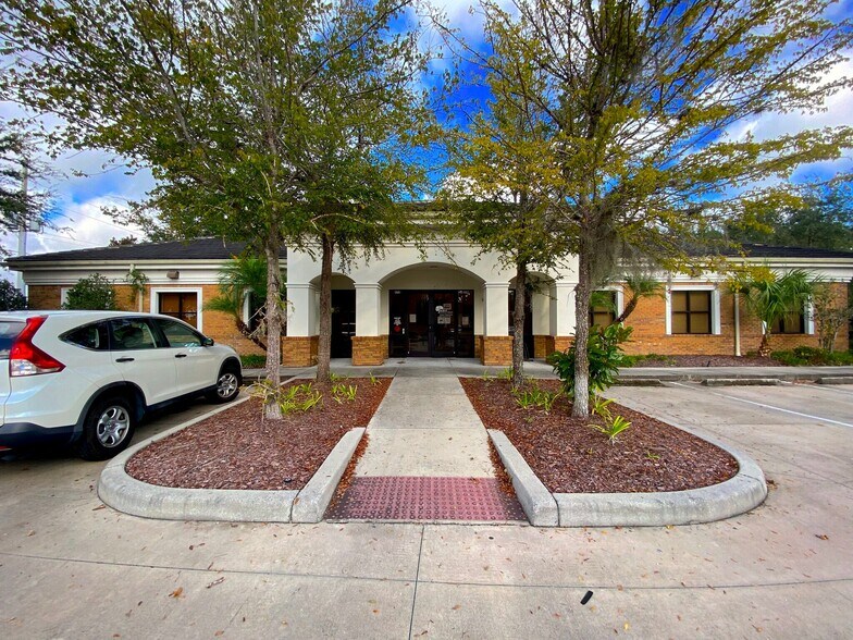 572 Ocoee Commerce Pkwy, Ocoee, FL à louer - Photo de l’immeuble – Image 2 sur 8