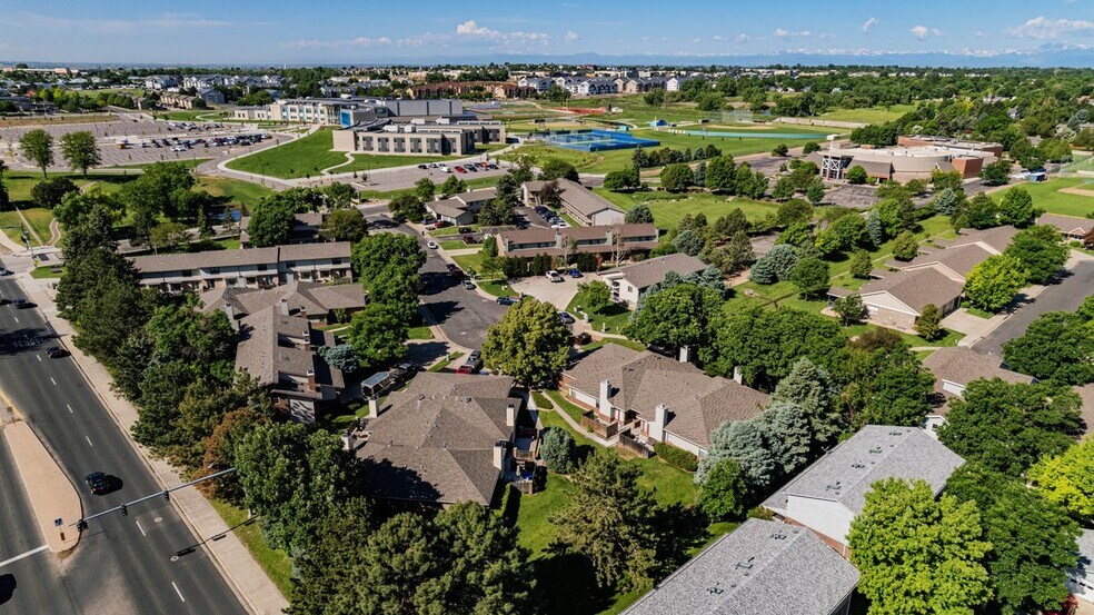 35th Avenue Court Multi-Family Portfolio portefeuille de 2 biens à vendre sur LoopNet.fr - Photo principale – Image 1 sur 2