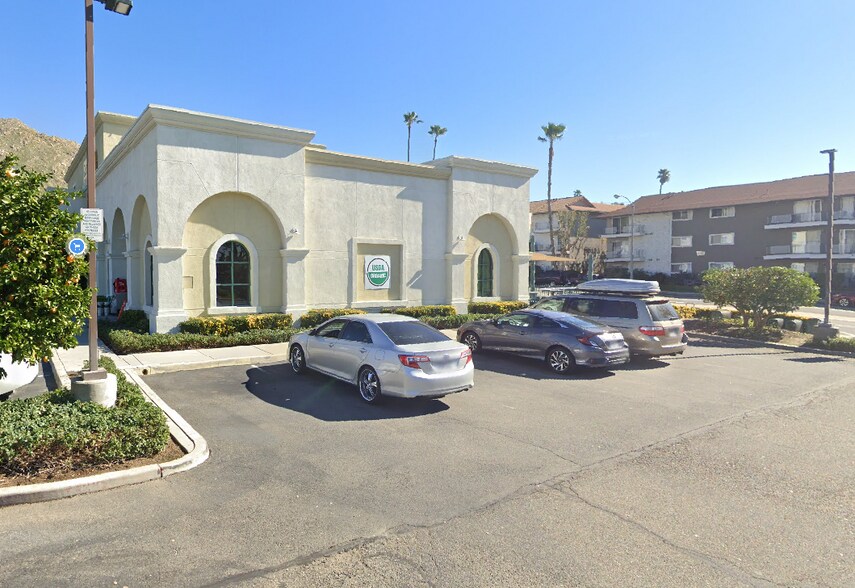 191 W Big Springs Rd, Riverside, CA à louer - Photo de l’immeuble – Image 3 sur 13