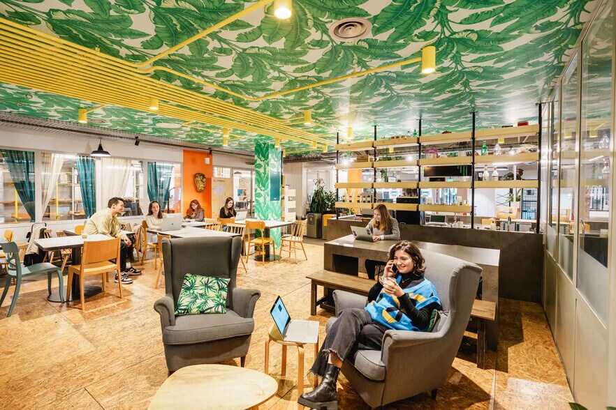 207 Rue De Bercy, Paris à louer - Photo de l’immeuble – Image 3 sur 8