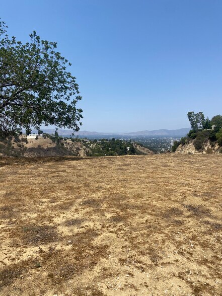0 Beverly Glen Blvd, Sherman Oaks, CA à vendre - Photo de l’immeuble – Image 2 sur 4