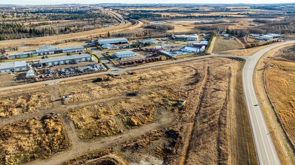 28008 Burnt Lake Trail, Red Deer, AB à vendre - Photo de l’immeuble – Image 2 sur 10