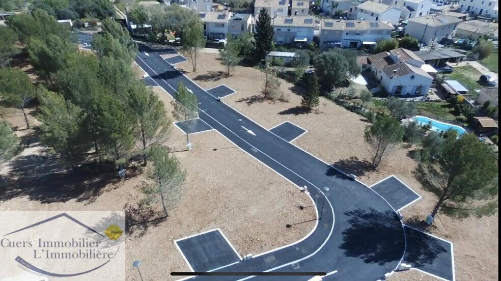 Terrain dans Cuers à vendre - Photo de l’immeuble – Image 2 sur 3