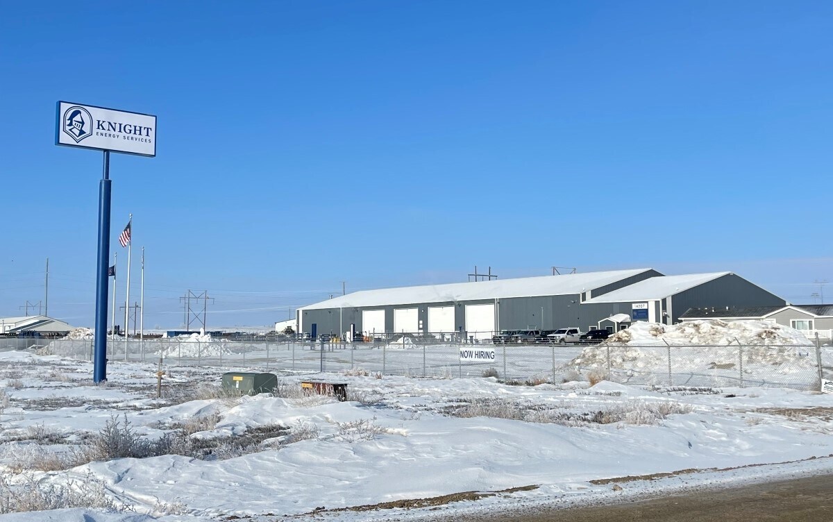 14207 Highway 2, Williston, ND à vendre Photo principale– Image 1 sur 13