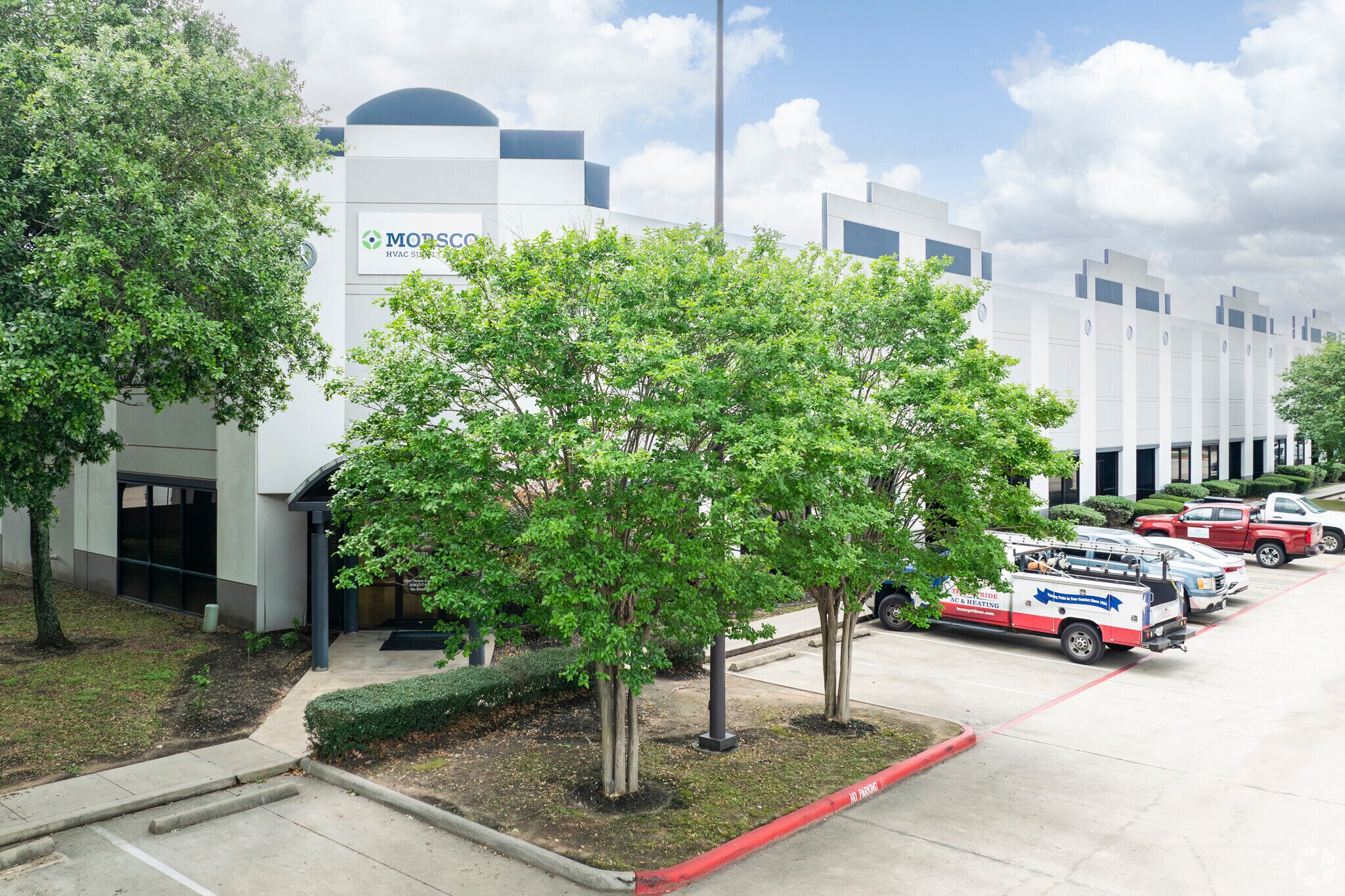 210-240 Spring Hill Dr, The Woodlands, TX à louer Photo principale– Image 1 sur 31