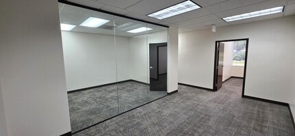 4545 Fuller Dr, Irving, TX à louer Photo intérieure– Image 2 sur 12