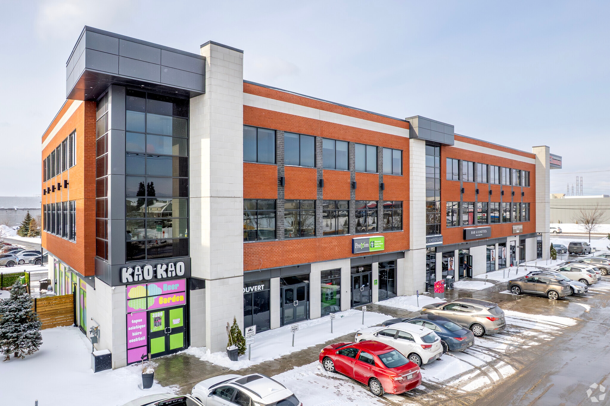 3200-3260 Boul Curé-Labelle, Laval, QC à vendre Photo principale– Image 1 sur 4