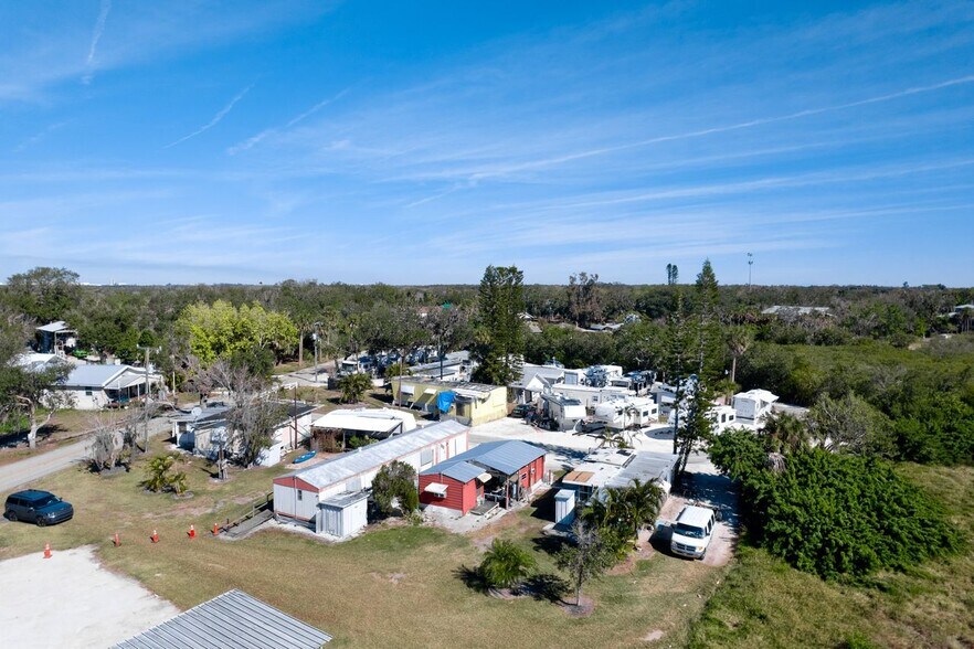 515 E 77th St, Palmetto, FL à vendre - Photo de l’immeuble – Image 2 sur 6