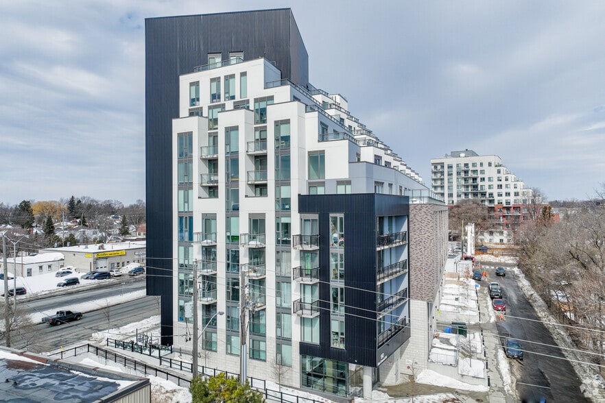 2209 Kingston Rd, Toronto, ON à louer - Photo de l’immeuble – Image 3 sur 4