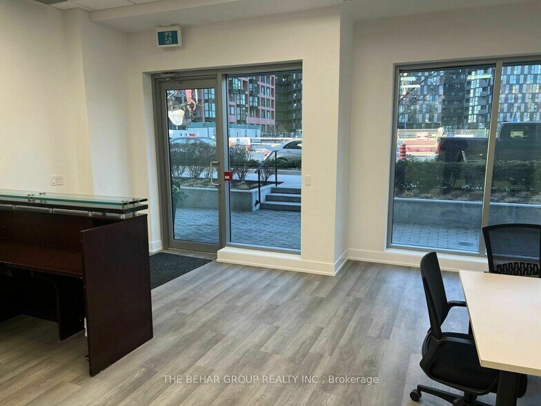 13 Tippett Rd, Toronto, ON à vendre - Photo intérieure – Image 3 sur 4