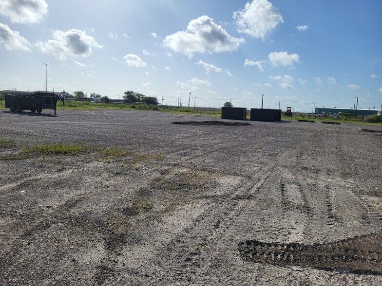 1420 Holly Rd, Corpus Christi, TX à louer - Autre – Image 3 sur 4