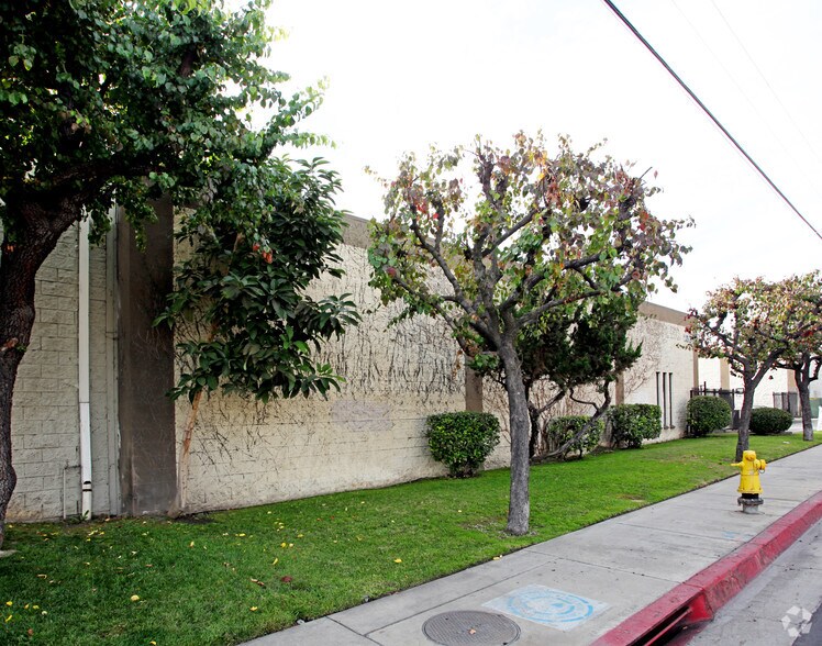 14910-14914 E Nelson Ave, City Of Industry, CA à louer - Photo de l’immeuble – Image 3 sur 4