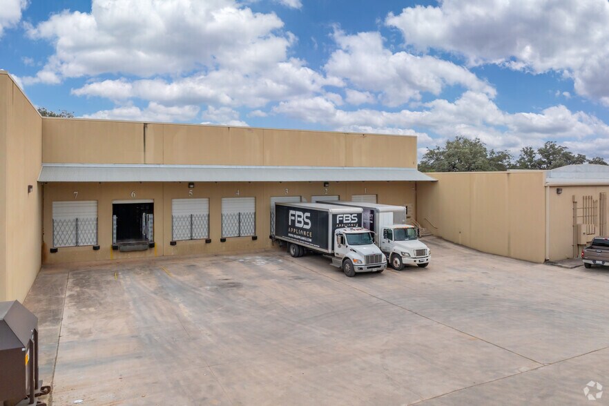 17114 Classen Rd, San Antonio, TX à louer - Photo de l’immeuble – Image 2 sur 4
