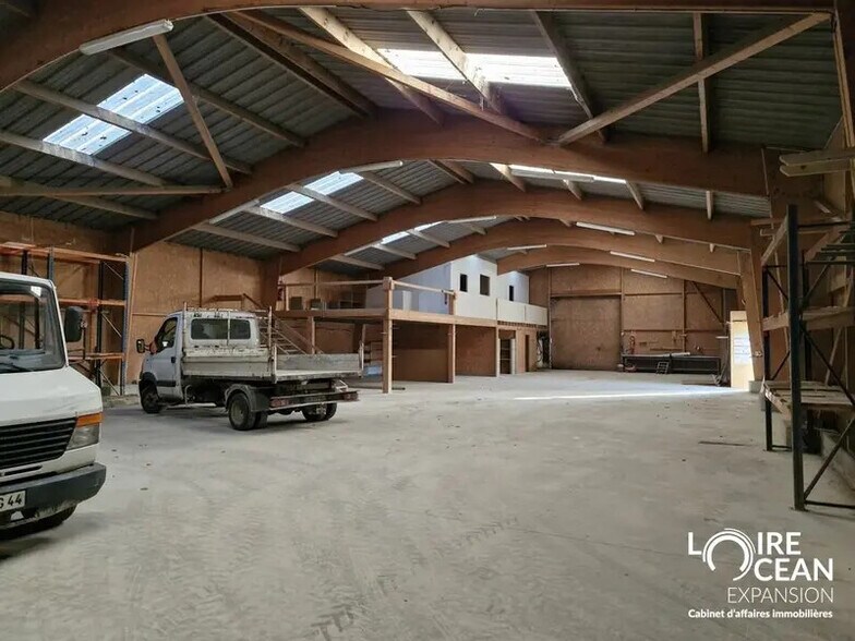 Local d'activités dans La Plaine-sur-Mer à vendre - Photo de l’immeuble – Image 3 sur 11