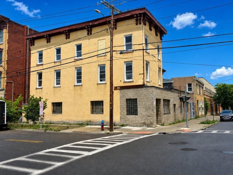 161 Court St, Binghamton, NY à louer - Photo de l’immeuble – Image 2 sur 5