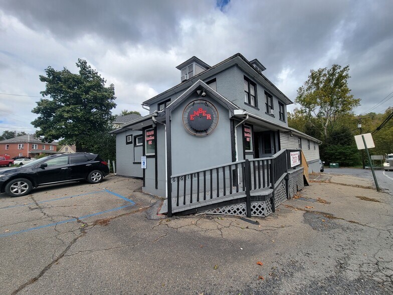 6618 S Delaware Ave, Martins Creek, PA à louer - Photo de l’immeuble – Image 2 sur 14