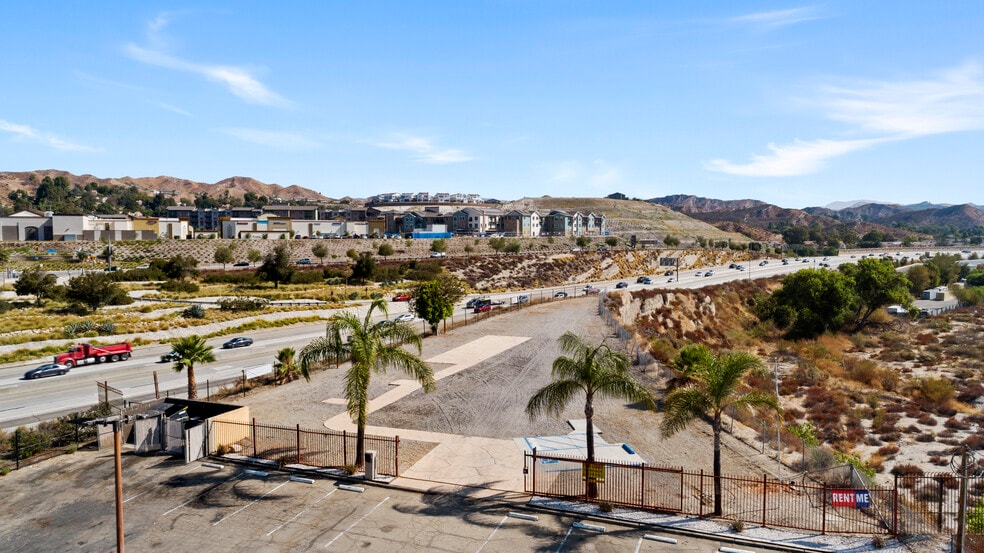 16441 Delone St, Santa Clarita, CA à louer - Aérien – Image 2 sur 10