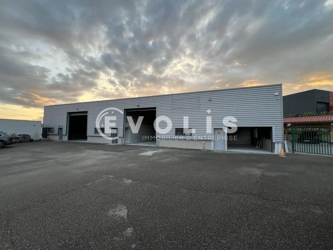Local d’activités dans Taluyers à louer Photo de l’immeuble– Image 1 sur 5