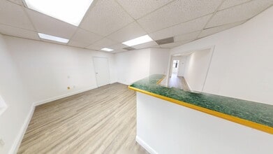 1111 SE Federal Hwy, Stuart, FL à louer Photo intérieure– Image 1 sur 5