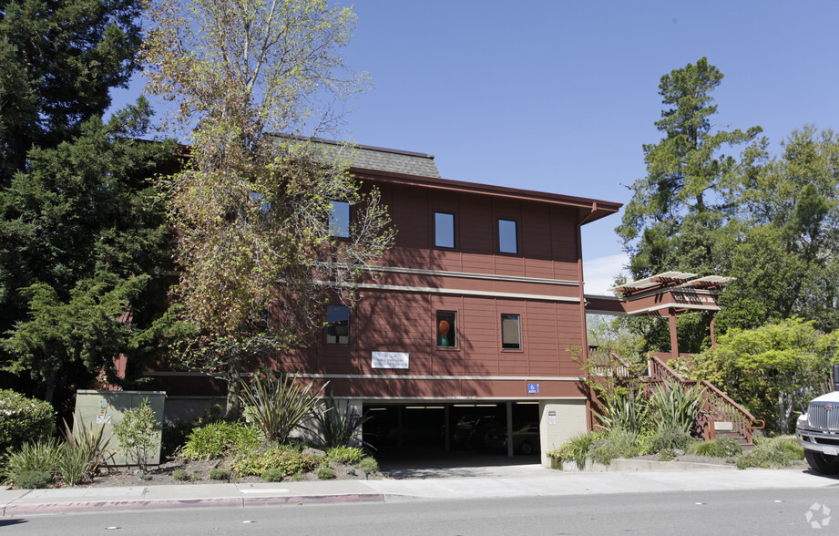 911 Moraga Rd, Lafayette, CA à louer - Photo principale – Image 1 sur 20