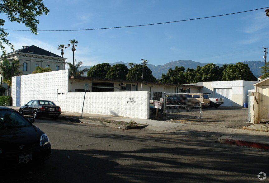910 Saint Vincent Ave, Santa Barbara, CA à louer - Photo de l’immeuble – Image 2 sur 3