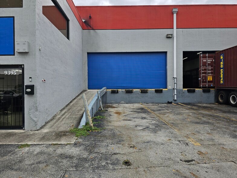 9395 NW 13th St, Doral, FL à vendre - Photo de l’immeuble – Image 1 sur 5