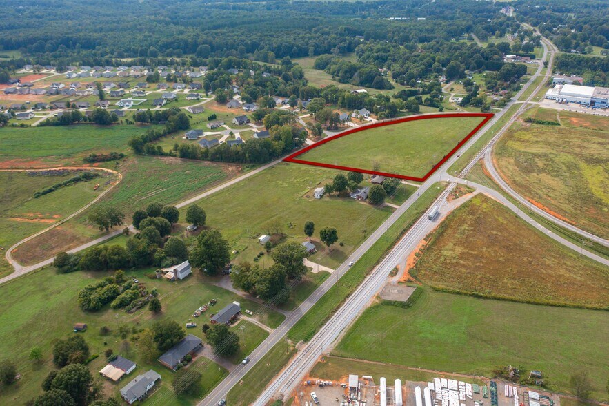 Taylorsville Hwy, Statesville, NC à vendre - Photo de l’immeuble – Image 2 sur 6