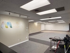 7080 River Rd, Richmond, BC à louer Photo intérieure– Image 2 sur 9